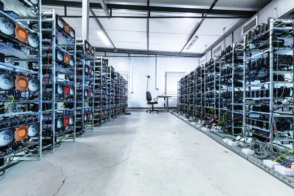 Bitcoin Crypto Mijnbouw Boerderij Groot Datacenter High Tech Server Computers — Stockfoto