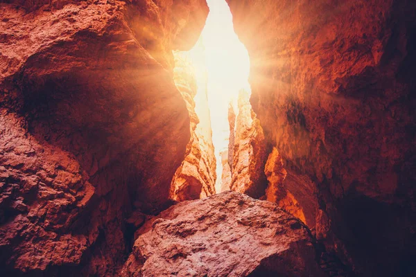 Light Shining Rocks Bryce Canyon Utah Usa Sunbeam Also Called — Stock Photo, Image