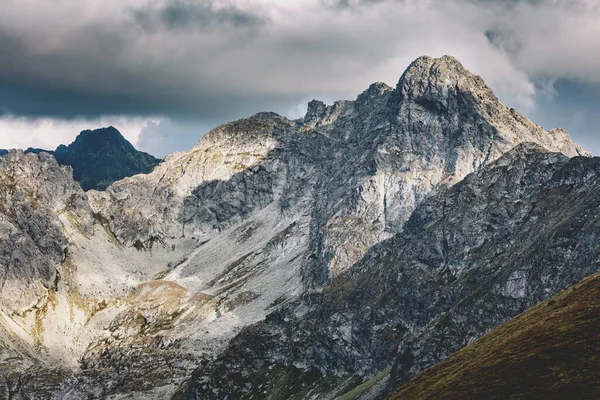 Высокие Горные Вершины Бурные Облака Татранские Горы Польше Вид Пик — стоковое фото