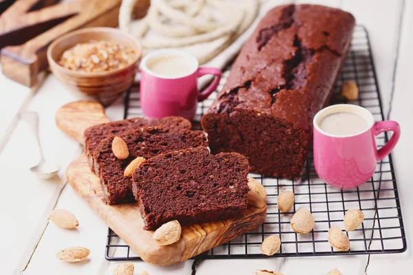 Chokladkaka med mandel — Stockfoto