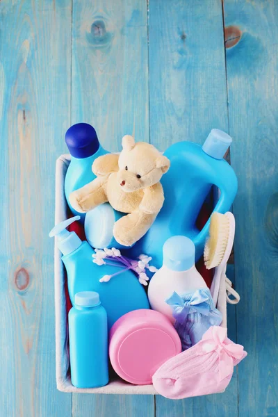 Korg av baby leveranser — Stockfoto