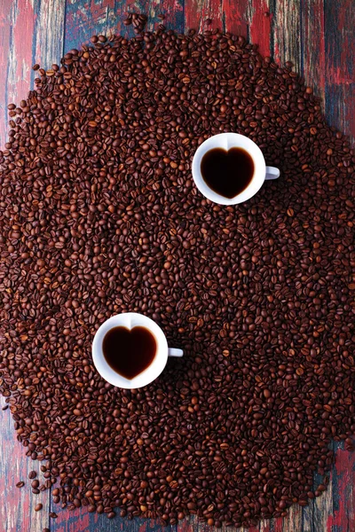 Kubki do kawy w kształcie serca — Zdjęcie stockowe