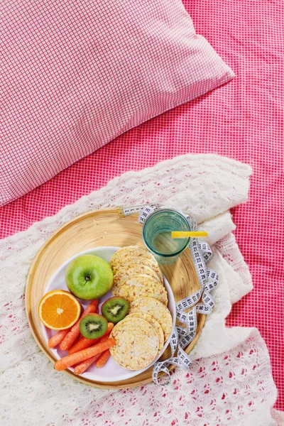 Diet frukost på sängen — Stockfoto