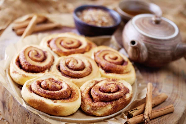 Deliciosos rolos de canela — Fotografia de Stock