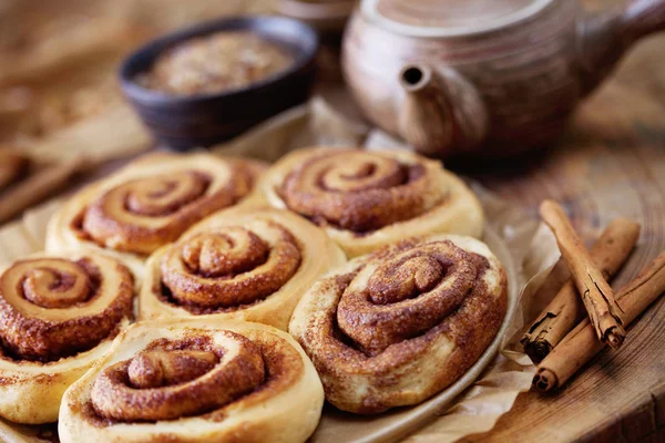 Leckere Zimtbrötchen — Stockfoto