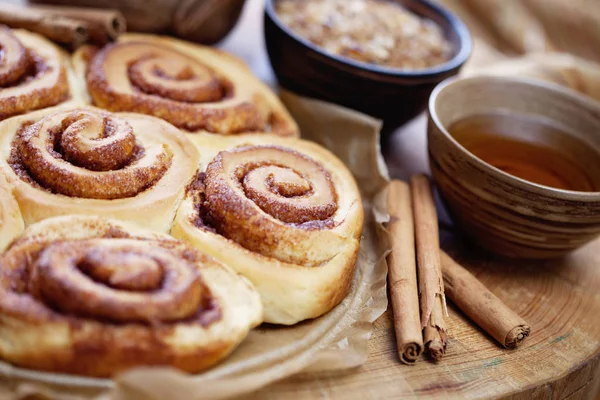 Deliciosos rolos de canela — Fotografia de Stock