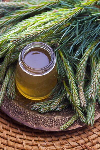 Syrup made of pine — Stock Photo, Image