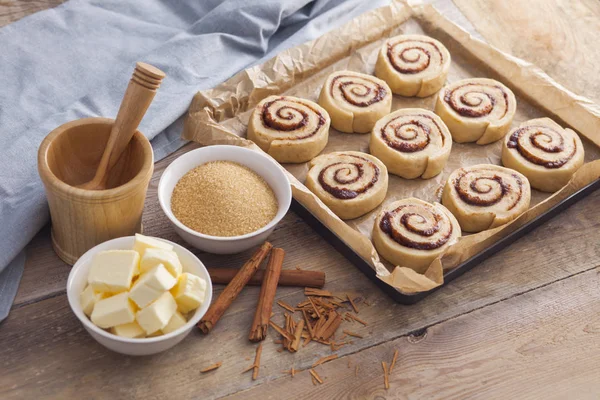 Homemade delicious cinnamon rolls — Stock Photo, Image