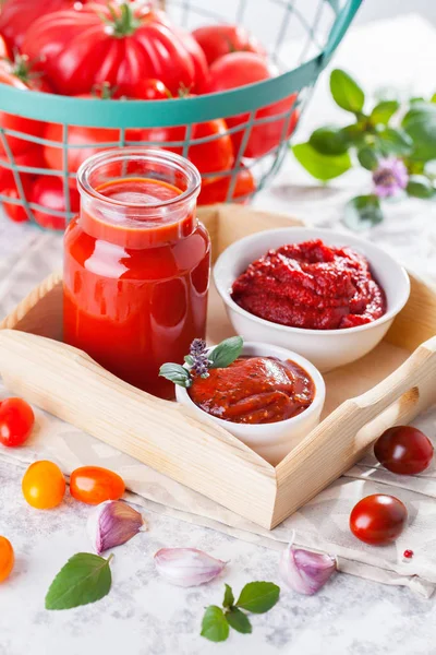 Домашние томатные консервы — стоковое фото