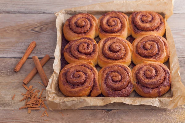 Gebackene Zimtbrötchen — Stockfoto