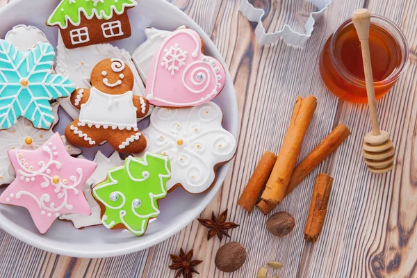 Gingerbreads karácsonyi tál — Stock Fotó