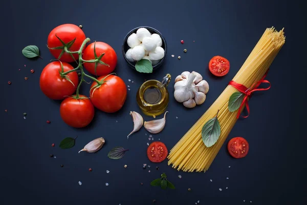 Ingrediënt voor spaghetti Italiaans eten — Stockfoto