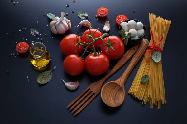 Ingrediënt voor spaghetti Italiaans eten — Stockfoto