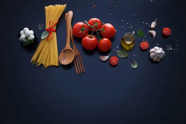 Ingredient for spaghetti italian food — Stock Photo, Image