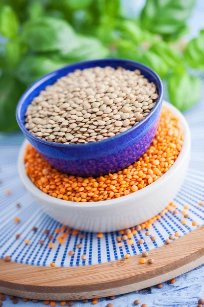 Lentils vegetarian food in ceramic bowl — Stock Photo, Image