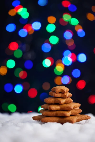 Weihnachten Lebkuchen auf dunklem Hintergrund — Stockfoto