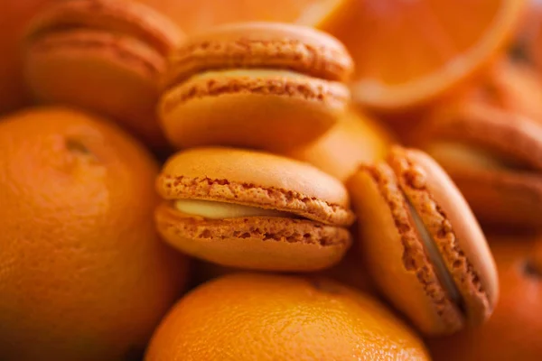 Läckra Tangerine Macarons Med Färsk Frukt Söt Mat — Stockfoto