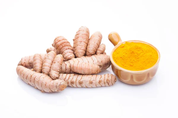 Mazzo Radici Polvere Curcuma Ciotola Isolata Fondo Bianco — Foto Stock