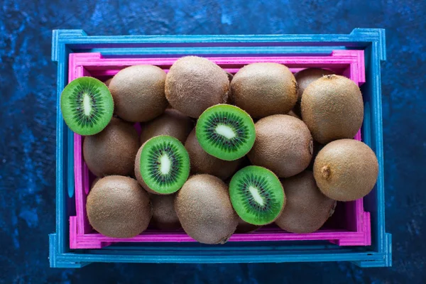 Veel Kiwi Fruit Mand Bovenaanzicht — Stockfoto