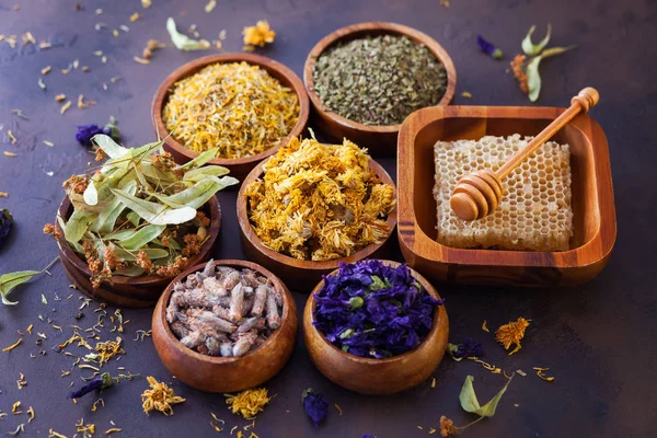 Natural Alternative Herbal Medicine Dried Herbs Flowers Wooden Bowls Selective — Stock Photo, Image