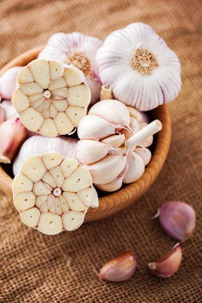 Lots Garlic Bulbs Herbs Spices — Stock Photo, Image