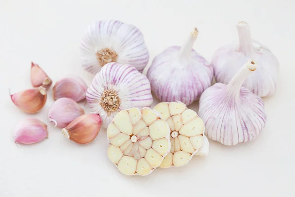 Lots Garlic Bulbs Herbs Spices — Stock Photo, Image