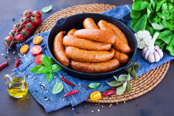 Lots Bbq Sausages Vegetables Table Food Drink — Stock Photo, Image