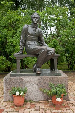 Rusya, Penza bölgesi - 8 Temmuz 2016: anıt ünlü Rus şair M. Lermontov onun aile Estate (şimdi Müzesi) 