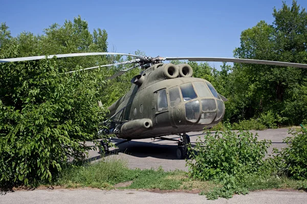 Saratov - 11 July 2016: Open air museum of military glory. Military transport helicopter MI-8T — Stock Photo, Image