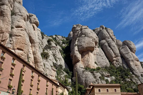 Montserrat, el monasterio de la Virgen María en Cataluña. España — Foto de Stock