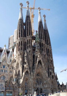 Barcelona, İspanya - 27 Mart 2014: Katedrali İsa'nın doğuşu ve Kutsal Aile (Sagrada Familia) cephe.