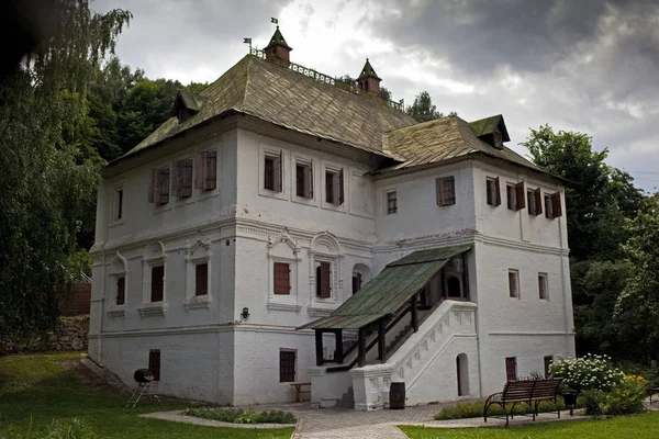 ゴロホヴェツ、ウラジミール地域、ロシア。歴史と建築博物館、旧 Sapozhnikov の商人の家 — ストック写真