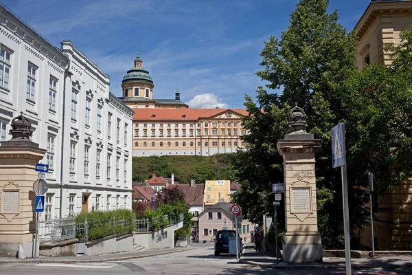 Rakousko, Melk - 5 července 2017: středověká města Melk v údolí Wachau. — Stock fotografie