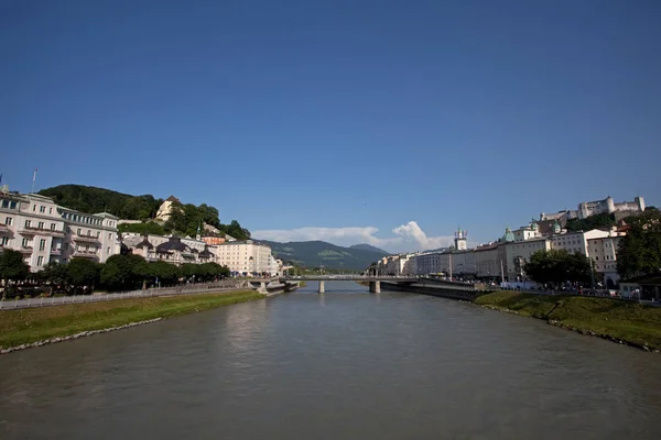 Austria Salzburg Czerwca 2012 Panoramiczny Widok Miasto Rzeki Salzach — Zdjęcie stockowe