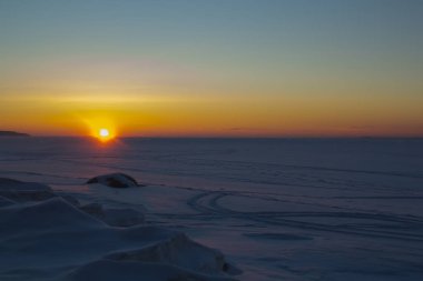 Güzel hatıraları günbatımı parlak aydınlatmak canlı manzaralar