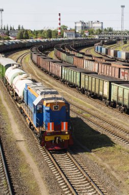 vagonları lokomotif iter