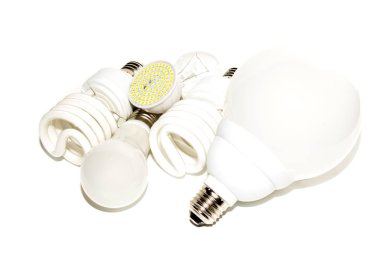 Birkaç farklı led ampuller ve kompakt floresan lambalar