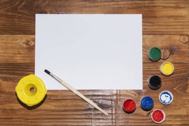 guaj, püsküllü, suluboya boya, beyaz kağıdın.