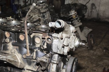 Araba kirli motor yakın çekim motor parçaları, araç garaj için demonte.
