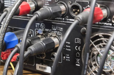 radyo sinyalleriyle iletilen kriko ve teller için ses karıştırıcı, müzik dj ekipmanları, konser, festival, bar bağlı.