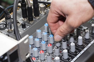 radyo sinyalleriyle iletilen kriko ve teller için ses karıştırıcı, müzik dj ekipmanları, konser, festival, bar bağlı.