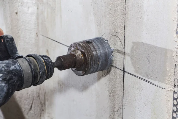 Elektrik prizi için matkap deliği, özel güç aracı matkabı.