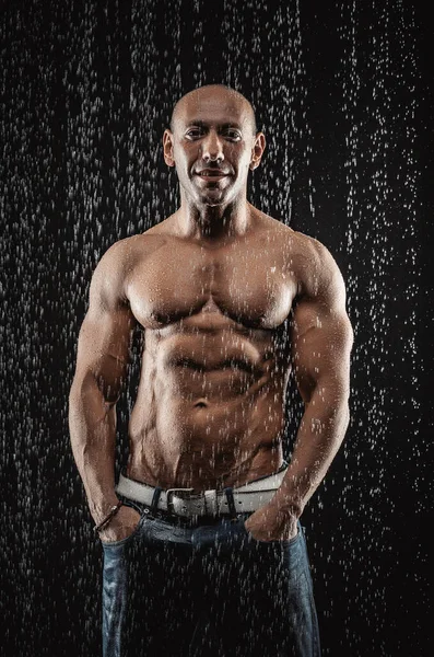 Hombre Atlético Guapo Muy Musculoso Lluvia — Foto de Stock