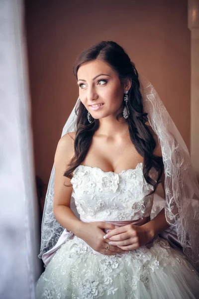 Portrét Nevěsty Okna — Stock fotografie