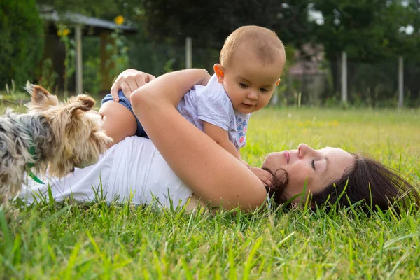 Portrait Happy Loving Mother Her Baby Outdoors — Stock Photo, Image