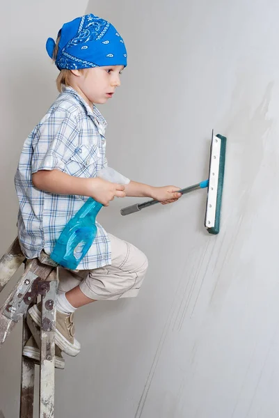 Young Boy Clean Room Repairs — Stock Photo, Image