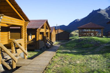 günlük kabin dağlarda