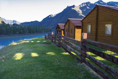 günlük kabin dağlarda