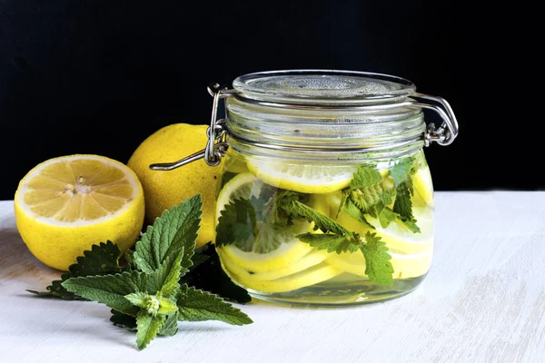 Menta, limón y limonada — Foto de Stock