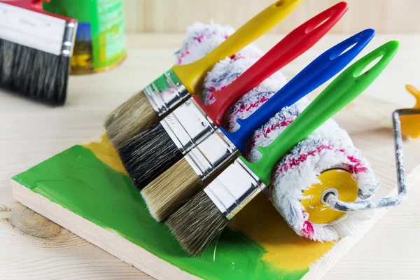 Brush and roller for painting — Stock Photo, Image